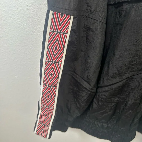 Vtg Umbro Windbreaker Half Zip Pullover With Zip In Hood Size XL - Picture 4 of 11